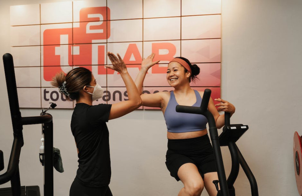 Wat moet je allemaal kunnen om fitnesstrainer te worden?