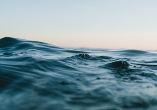 Waarom wordt water altijd kouder als je het roert?