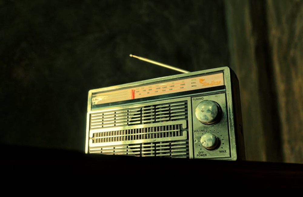 Hoe kun je voordelig adverteren op radio stations in 2026?