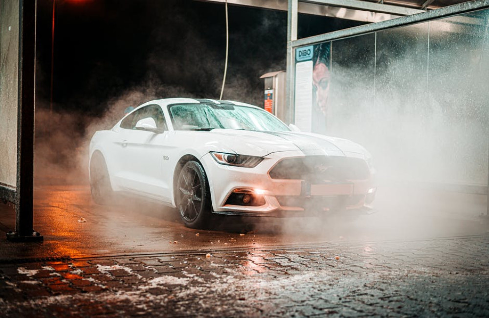 Van plan om je auto echt eens goed te wassen? Deze tips helpen je op weg
