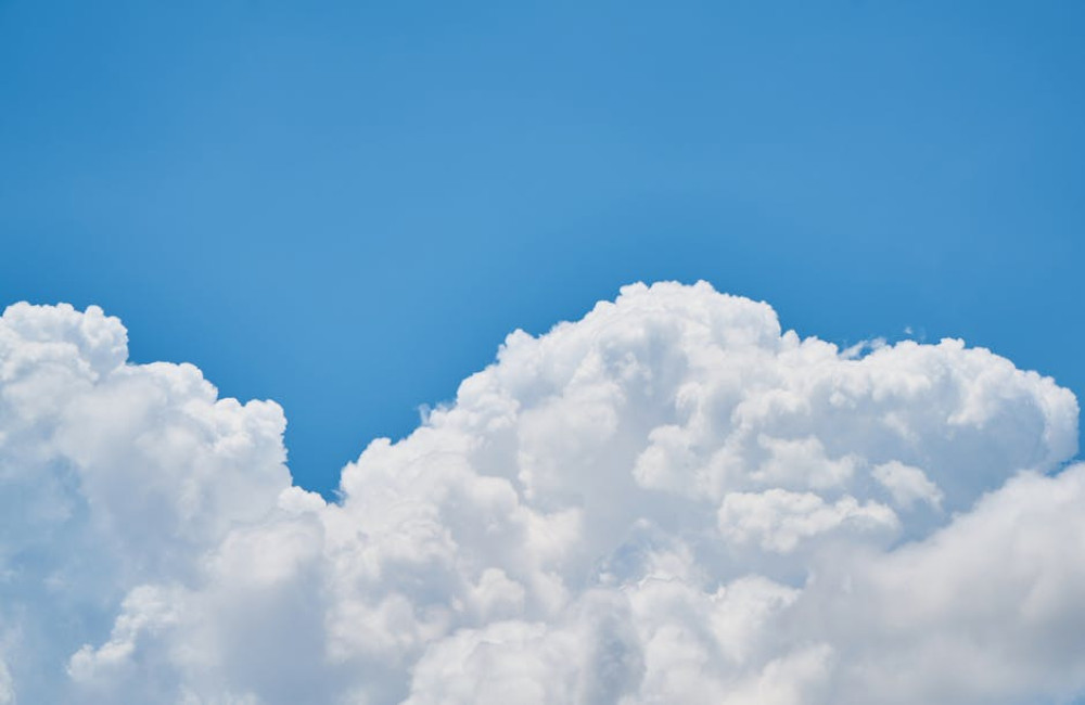 Waarom ontstaan er laaghangende wolken en wat betekenen ze?