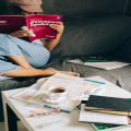 Is het gestopt of gestopd? De juiste vorm van het werkwoord stoppen