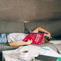 Is het nou gebeurd of gebeurt? Uitleg over dit werkwoord